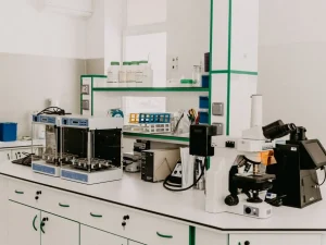 Alat mikrobiologi laboratorium