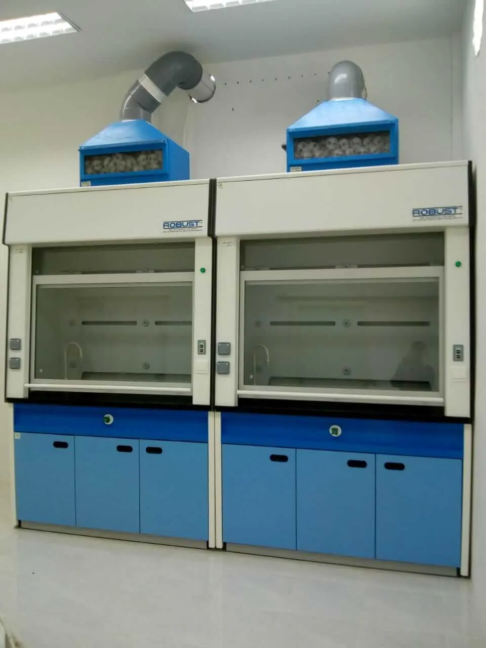 Lemari Asam Laboratorium